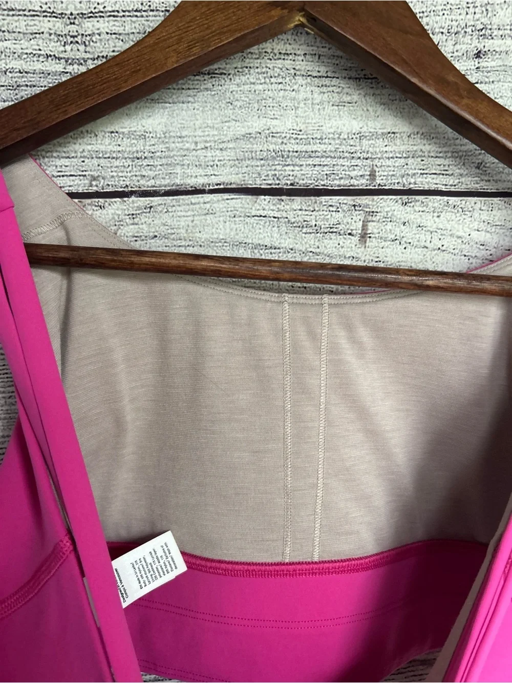 Lululemon Energy Longline Bra Medium Support, B–D Cups in Sonic Pink size 10